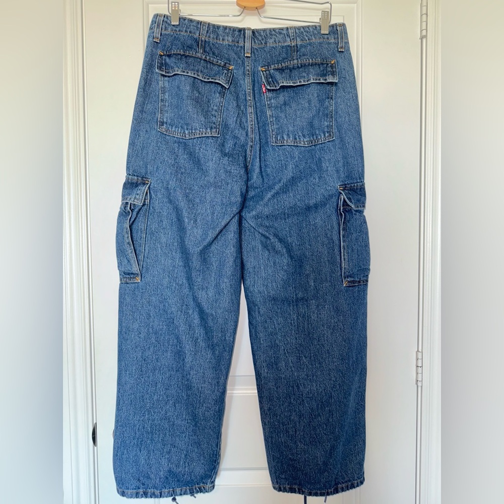 Levis Levi's Women's '94 Baggy Mid Rise Vintage Fit Straight Leg Cargo Jeans, 30 - Picture 7 of 15